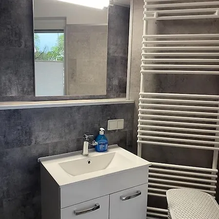 Moderne Ferienwohnung Mit Kamin U Garten Im Eg 100Qm Naehe Weser Und Golfplatz Achim Esterno foto