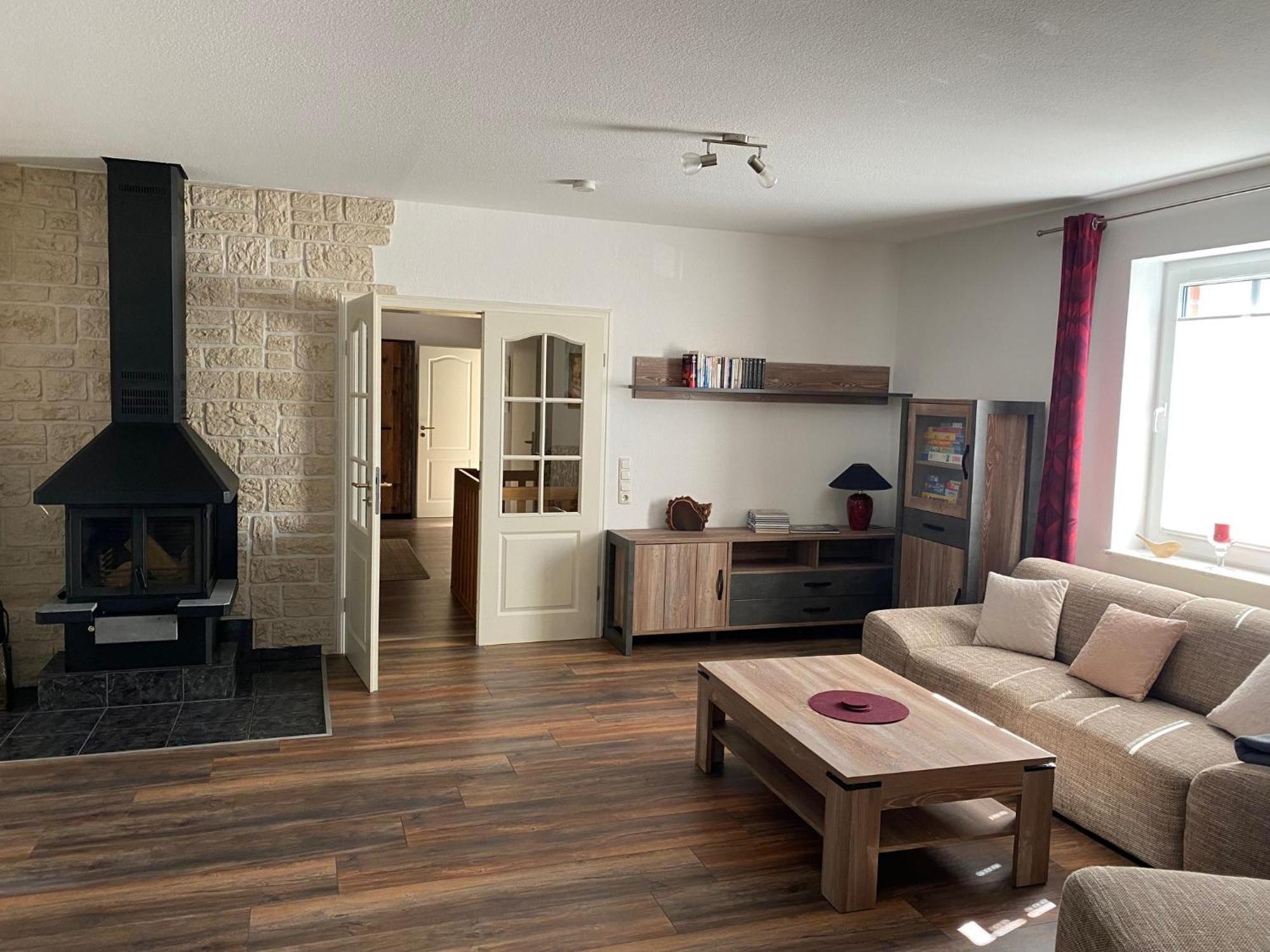 Moderne Mit Kamin U Garten Im Eg 100qm Naehe Weser Und Golfplatz Appartement